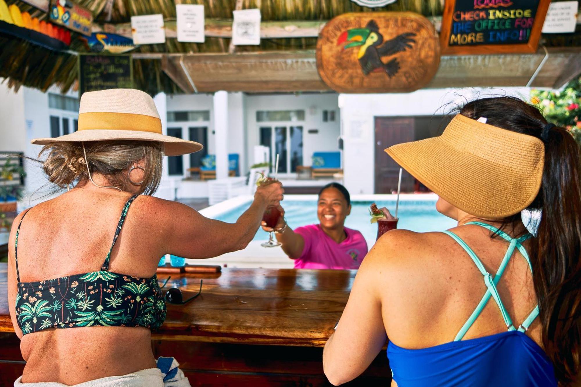 Ocean Breeze Hotel Placencia ภายนอก รูปภาพ