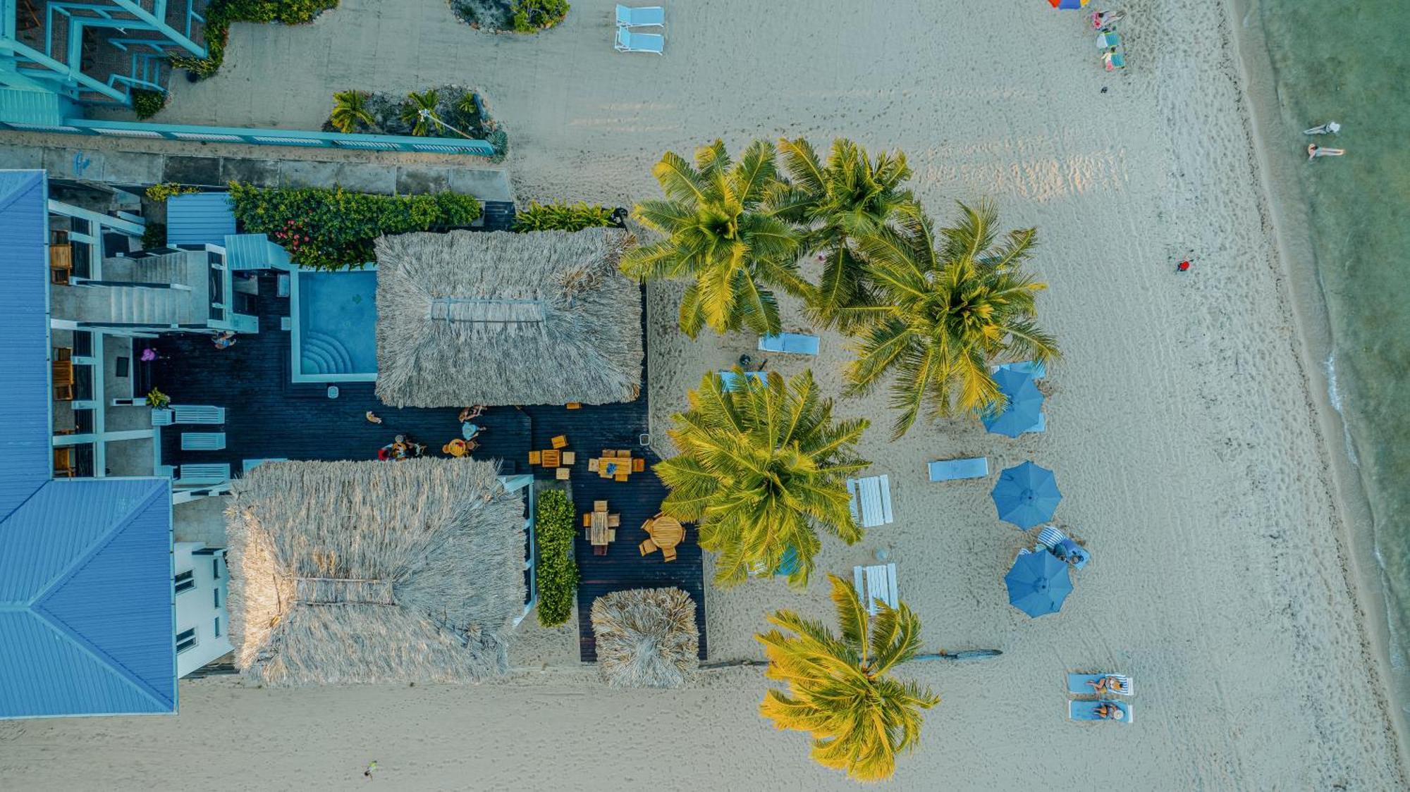 Ocean Breeze Hotel Placencia ภายนอก รูปภาพ