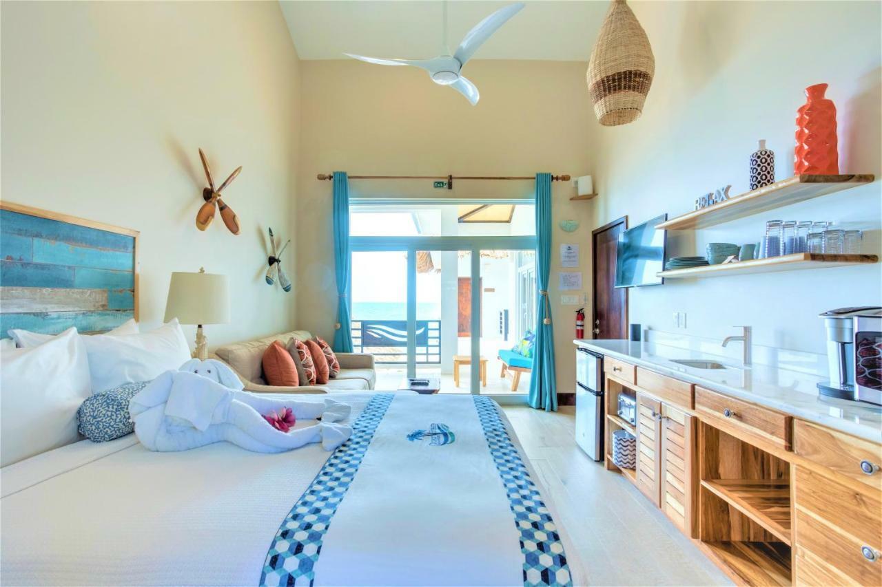 Ocean Breeze Hotel Placencia ภายนอก รูปภาพ